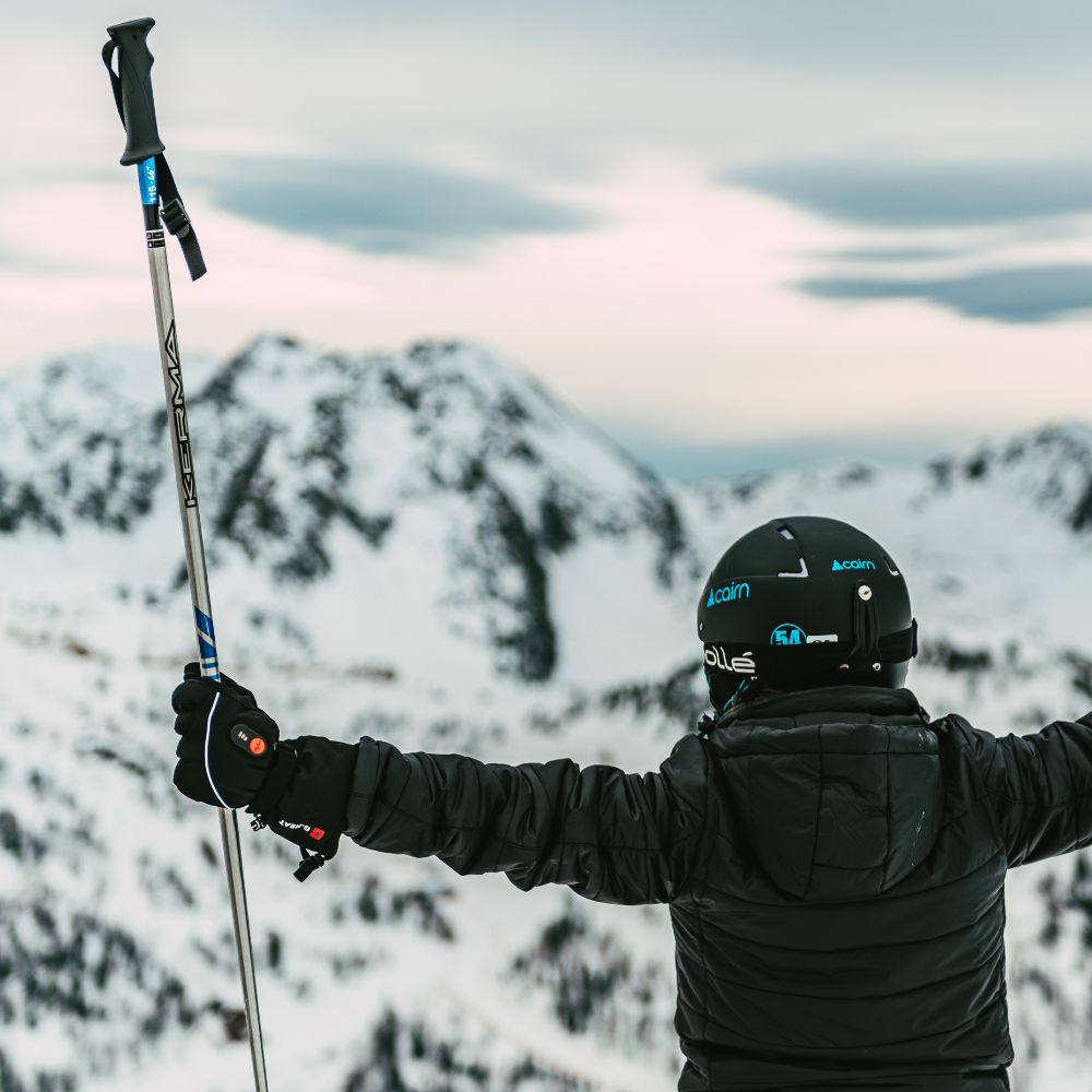 Ski gloves deals with heaters